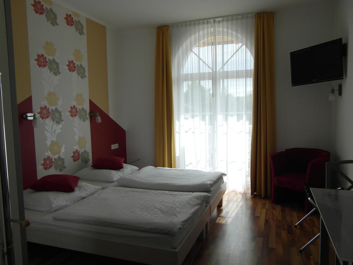 Hotel Am Donaubogen Sarching Ngoại thất bức ảnh