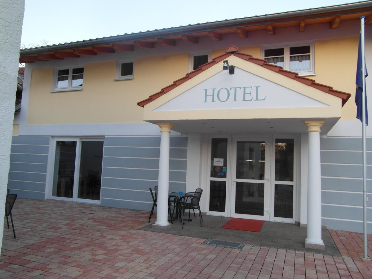 Hotel Am Donaubogen Sarching Ngoại thất bức ảnh